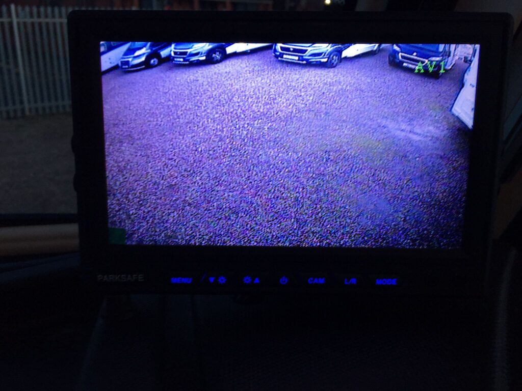1000053504