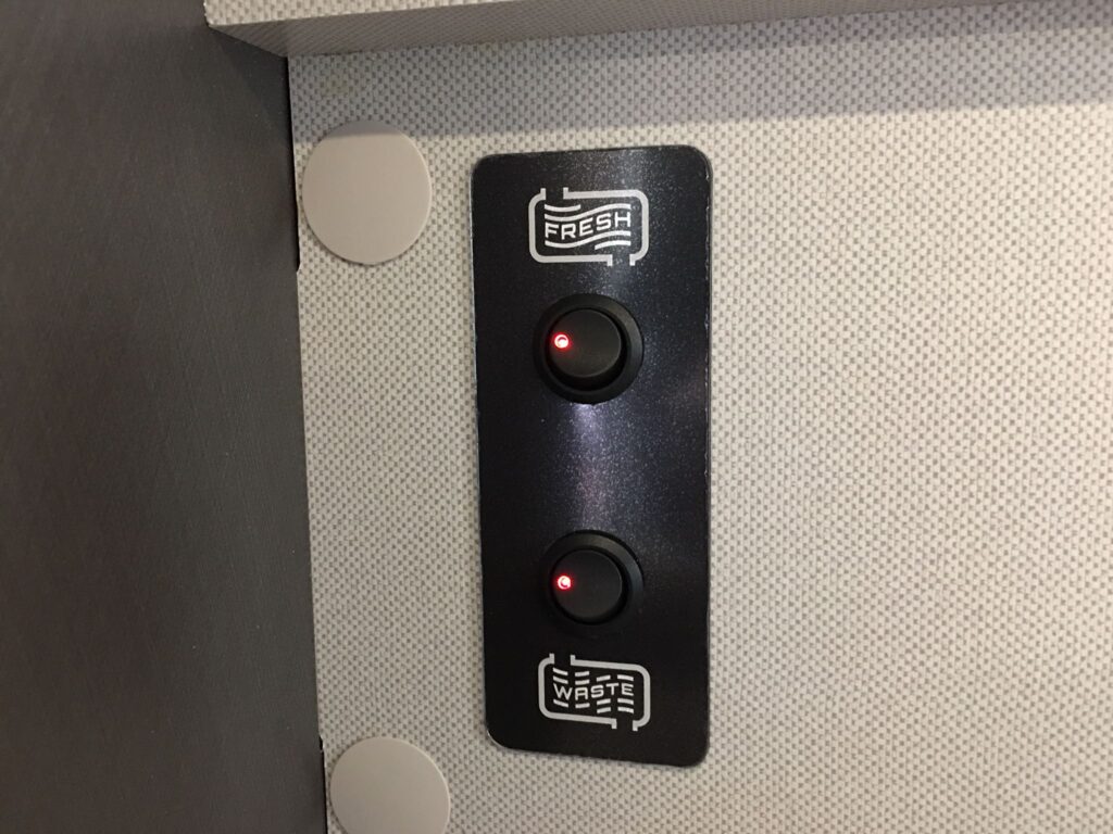 1000060608