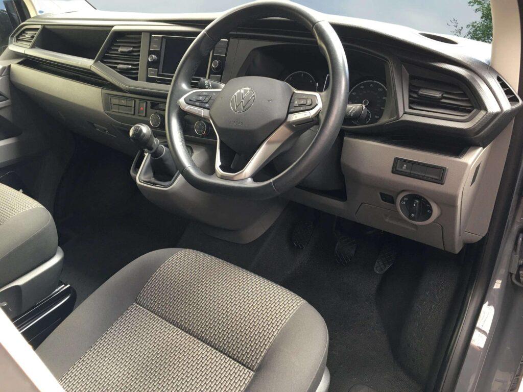 2 10 Interior 63159737 578f 42cd A854 B09b9b8343ca